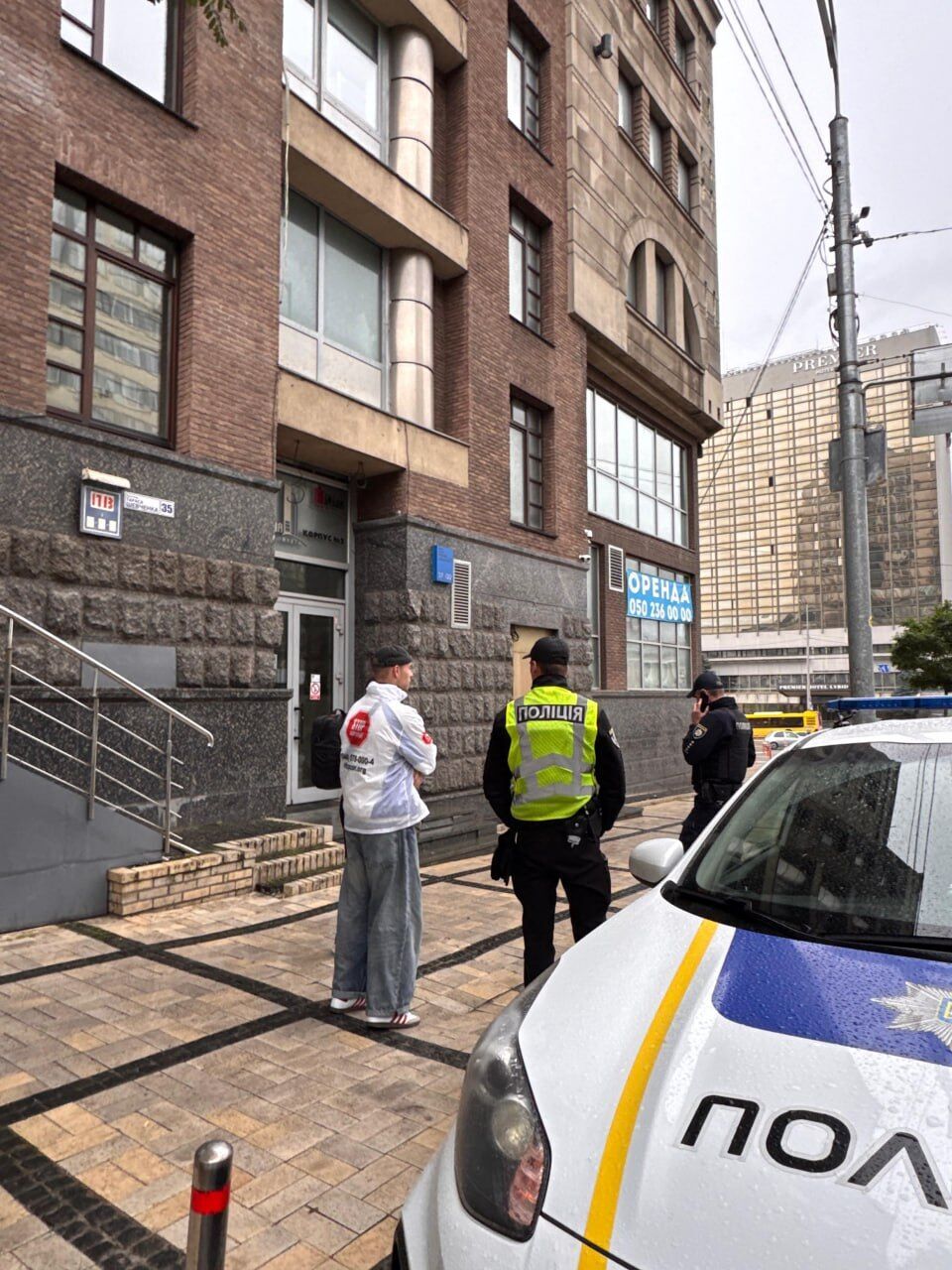  У скандальному псевдоофісі в центрі Києва, де ''задули'' газом поліцію і журналістів, проводяться слідчі дії