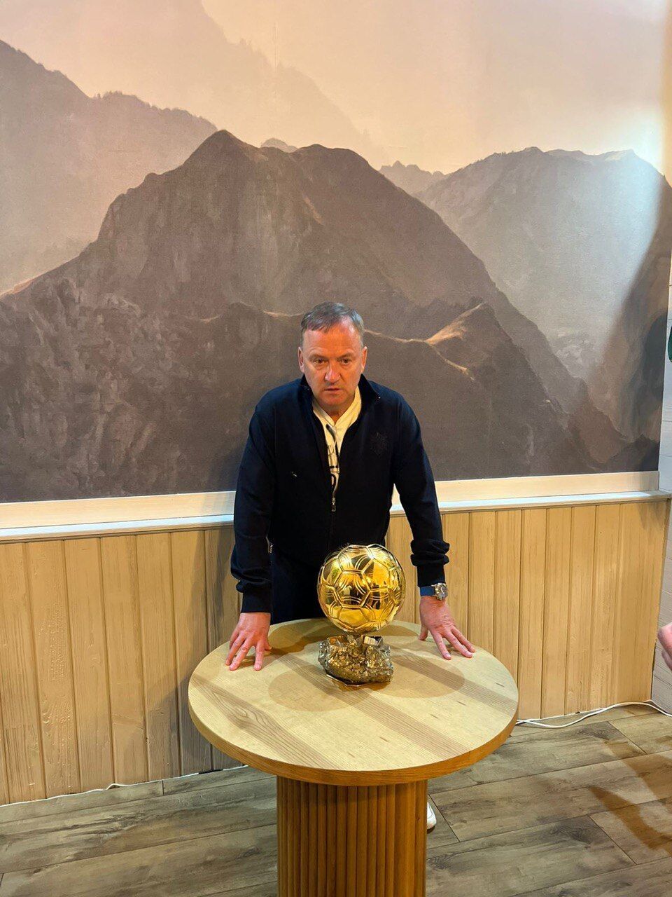 Золотий м’яч у Чернівцях: Ігор Бєланов зустрів ветеранів ФК ''Сталь Буковина''