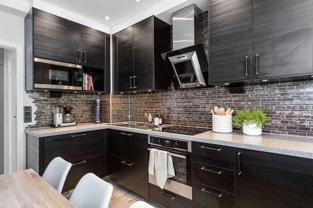 Пенсия, квартира за $150 тысяч и ''убыточная'' работа: шведский рай экс-прокурора Казака (фото, эксклюзив)