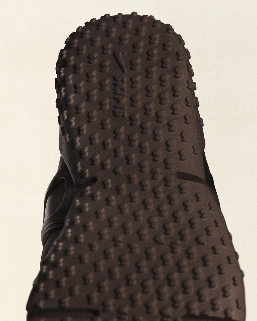 Переосмысление классики: NikeSkims представит обновленную модель кроссовок Rift