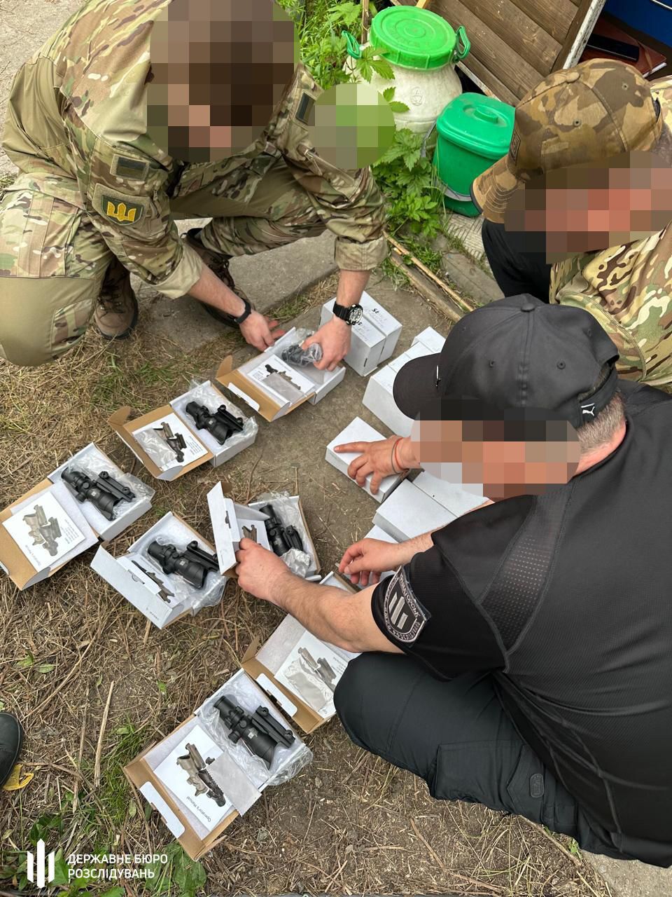 Более 47 млн грн на ''бумажные'' FPV-дроны: ГБР разоблачило преступную организацию в воинской части