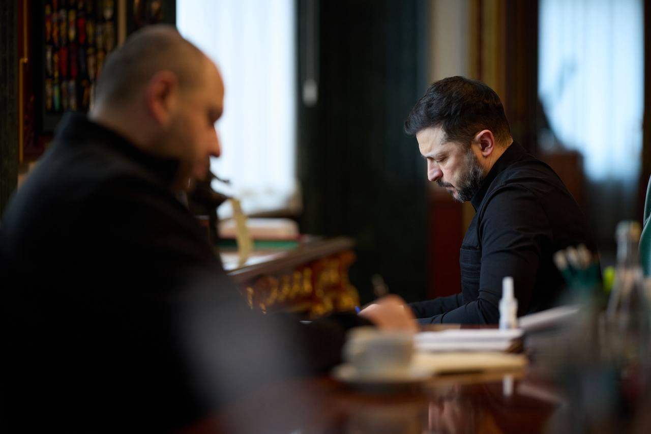 Президент поручил правительству принять решение о комендантском часе и энергоснабжении