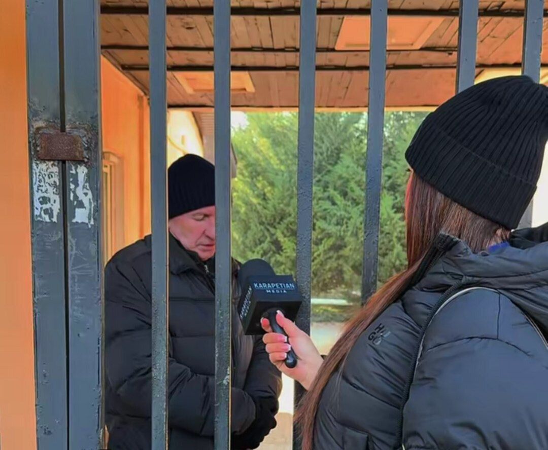 Анжеліка Карапетян та охоронець зоопарку