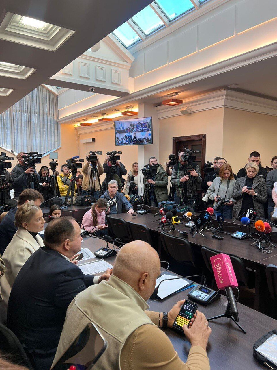 Суд избирал меру пресечения для Юлии Тимошенко по делу о возможном подкупе нардепов  
