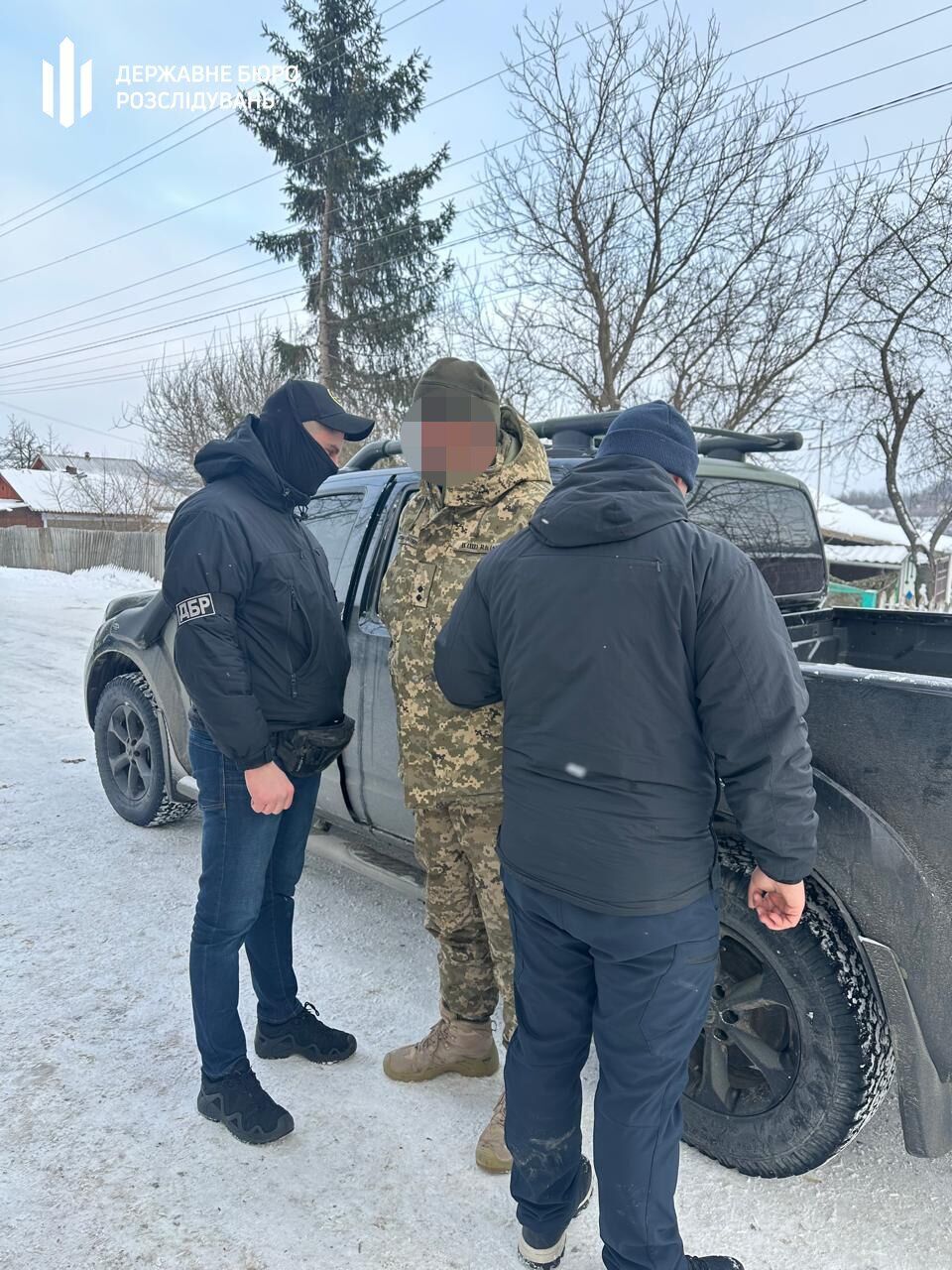 Взятка в 4 тысячи долларов: заместитель командира учебного центра в Одесской области попал под подозрение
