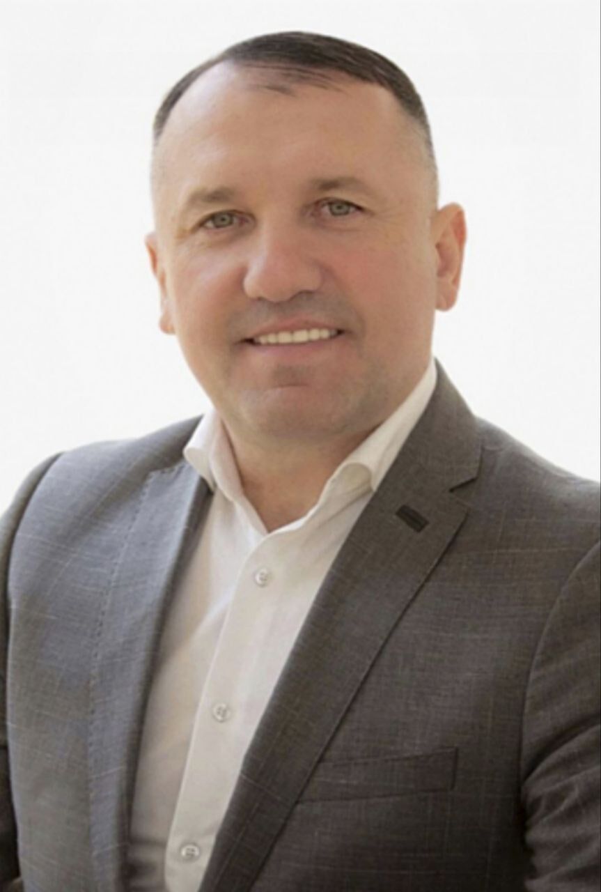 BMW, Lexus і вілла у Карпатах: у родини ексміліціонера-освітянина Фелика виявили лакшері-активи quhiqkkiqdziqqehab