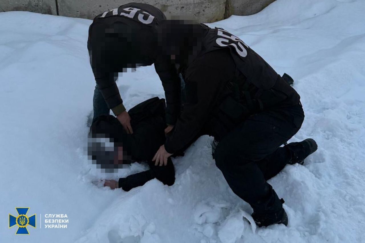 СБУ затримала агентів гру рф, які шпигували після удару ''Орєшніком'' по Львівщині