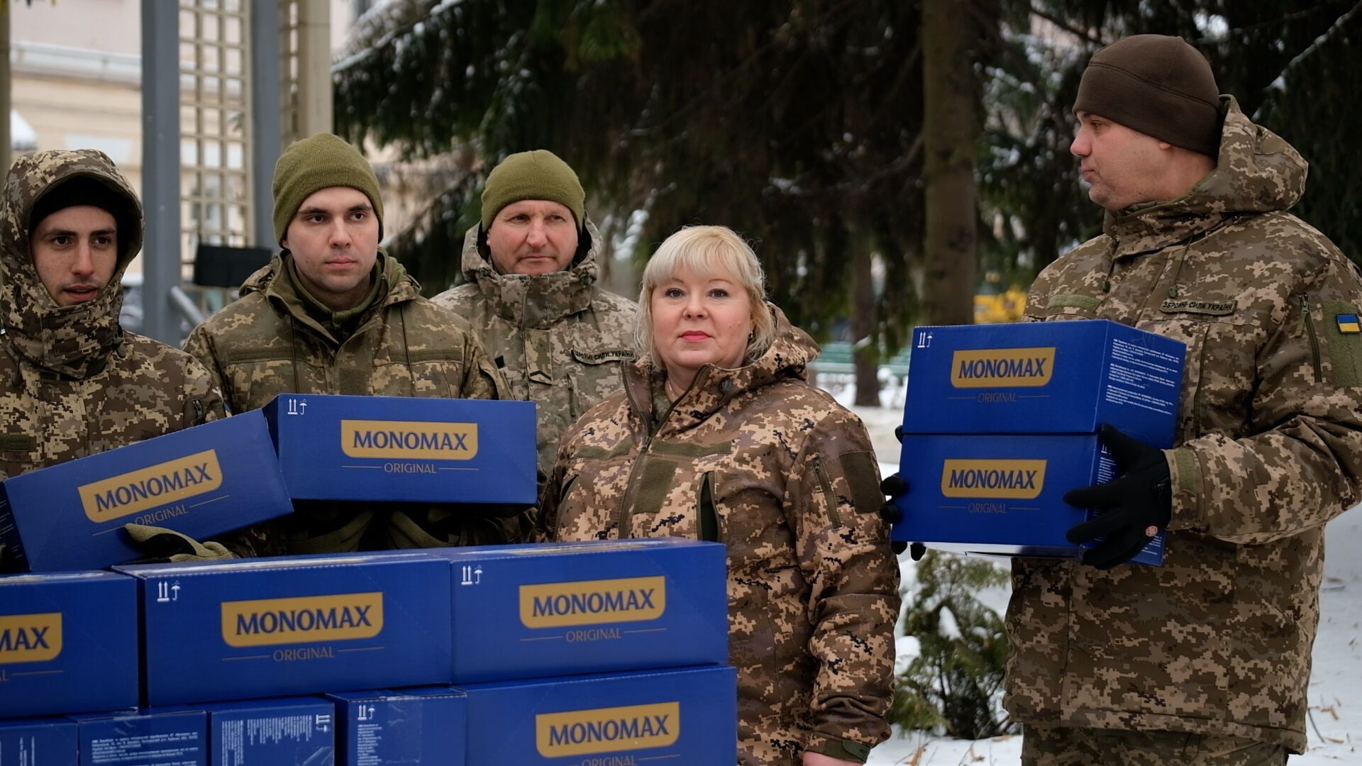 Компанія ''Мономах'' передала 24 тисячі порцій чаю для військових
