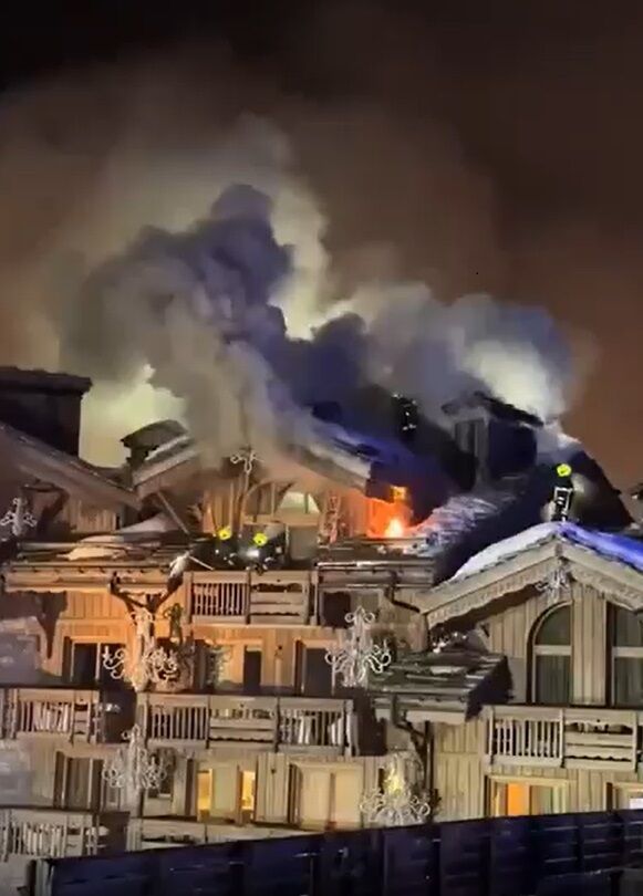 Во французском Куршевеле произошел пожар в пятизвездочной гостинице Grandes Alpes