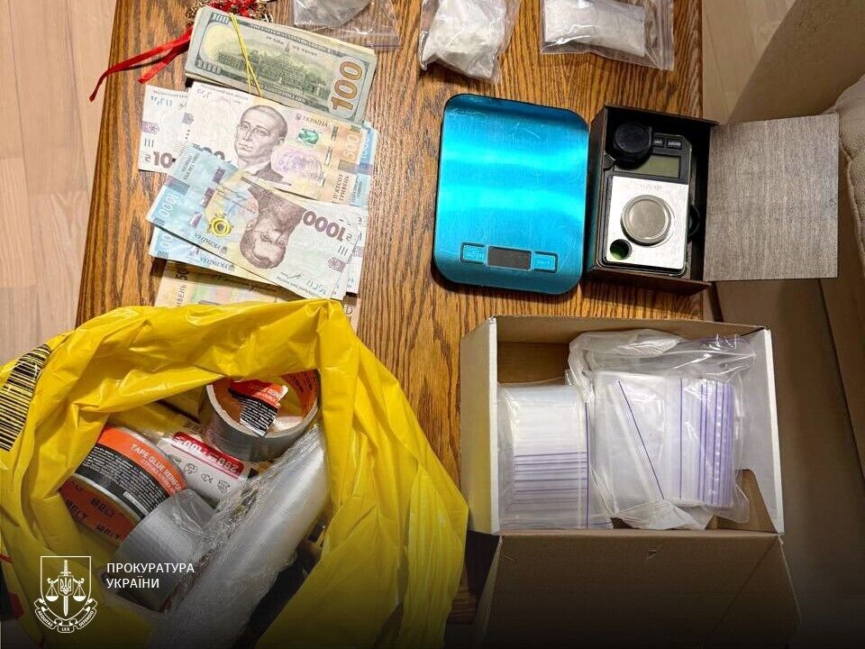 Кокаїн під виглядом прального порошку: СБУ ліквідувала наркоканал із Закарпаття