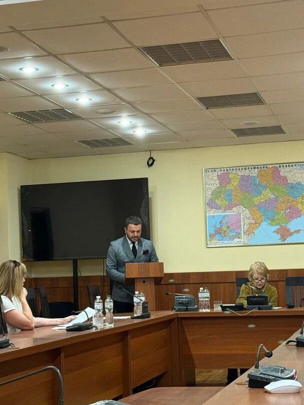 Григорій Решетнік захистив дисертацію про ''Холостяка'' і став доктором філософії