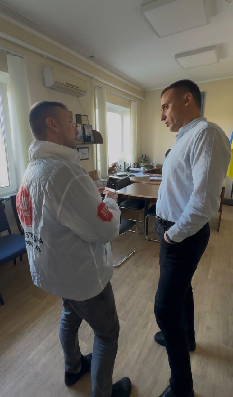 Пруд для рыбы или песчаный карьер? В Киевской области под видом копания водоема засыпают реку Рать (фото)