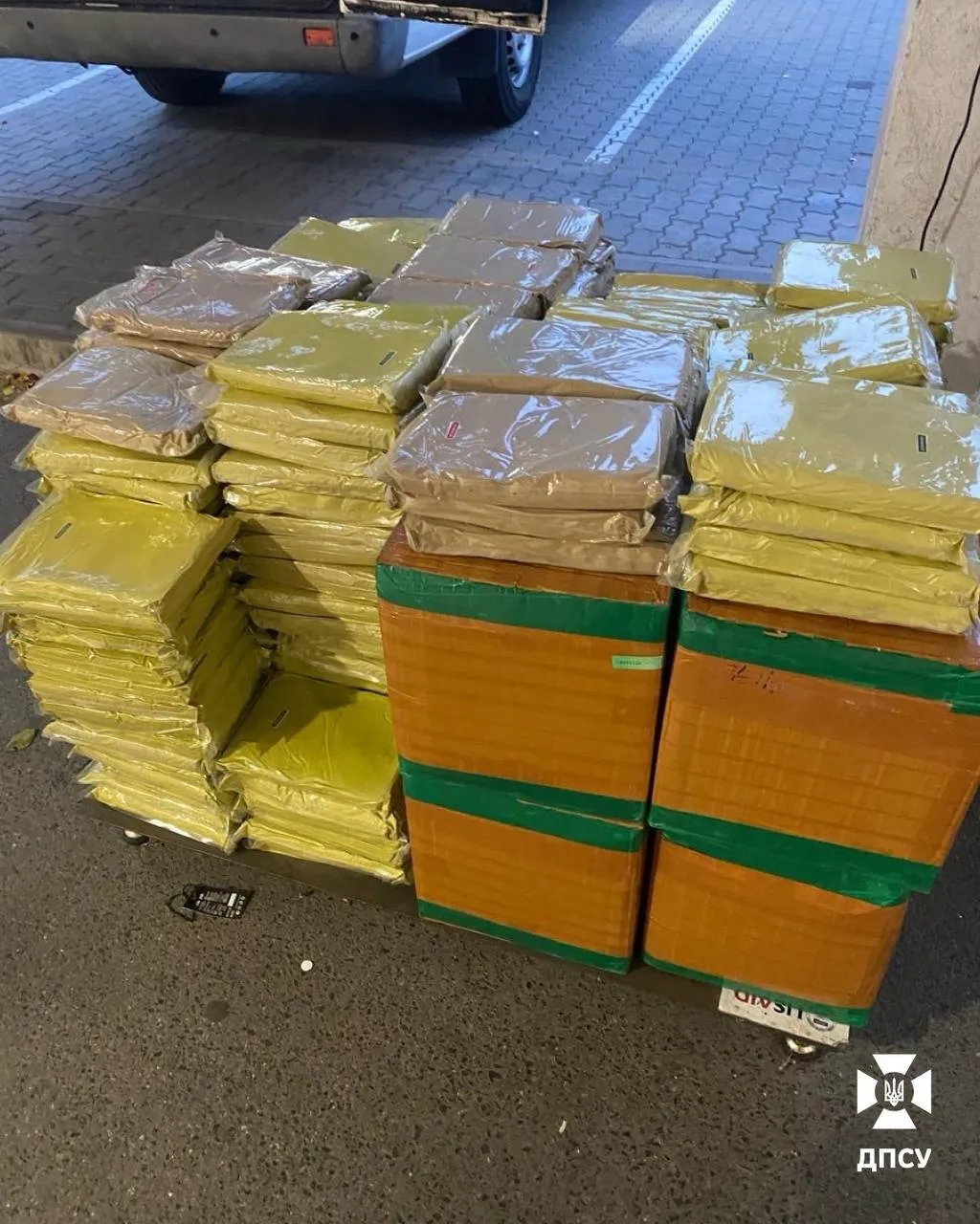 На границе с Венгрией обнаружили более 650 кг вещества, похожего на кратом