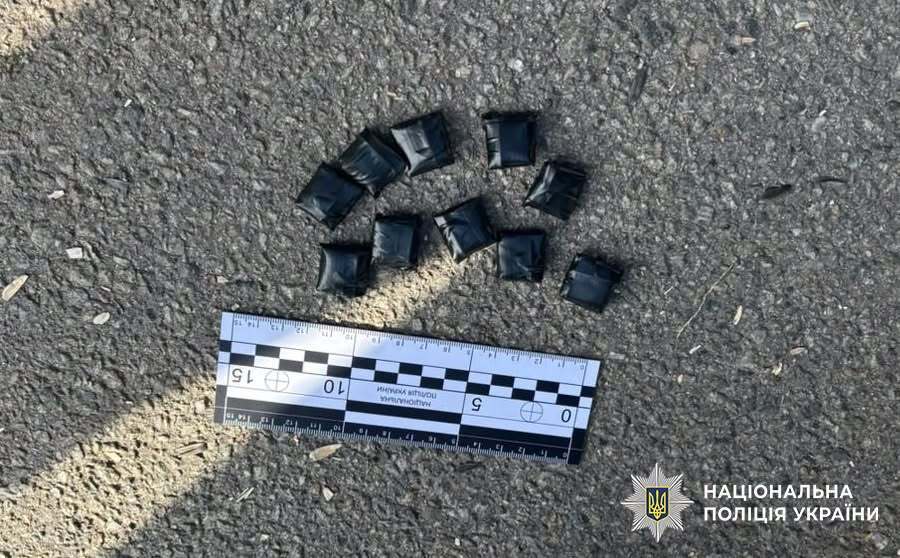 Понад 100 згортків з амфетаміном: у Києві викрили двох молодиків, які робили ''закладки''
