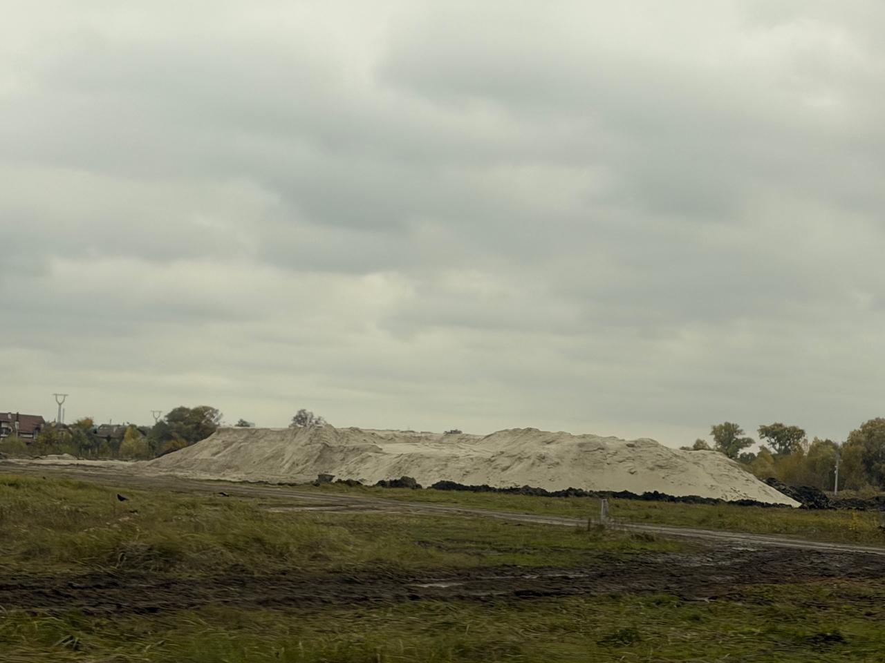 Піщані нелегали Осещини проти медіа: біля КМ ''Міжріччя'' невідомі заблокували журналістське авто СтопКору