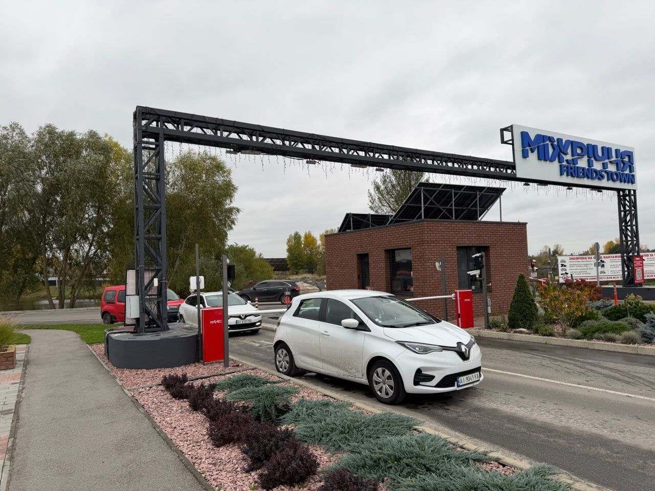 Піщані нелегали Осещини проти медіа: біля КМ ''Міжріччя'' невідомі заблокували журналістське авто СтопКору