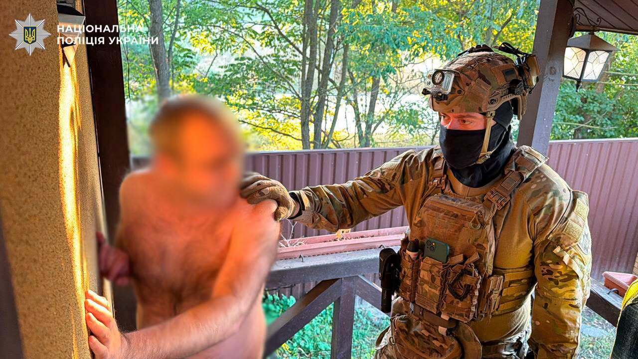 Волонтери за 40 тисяч гривень