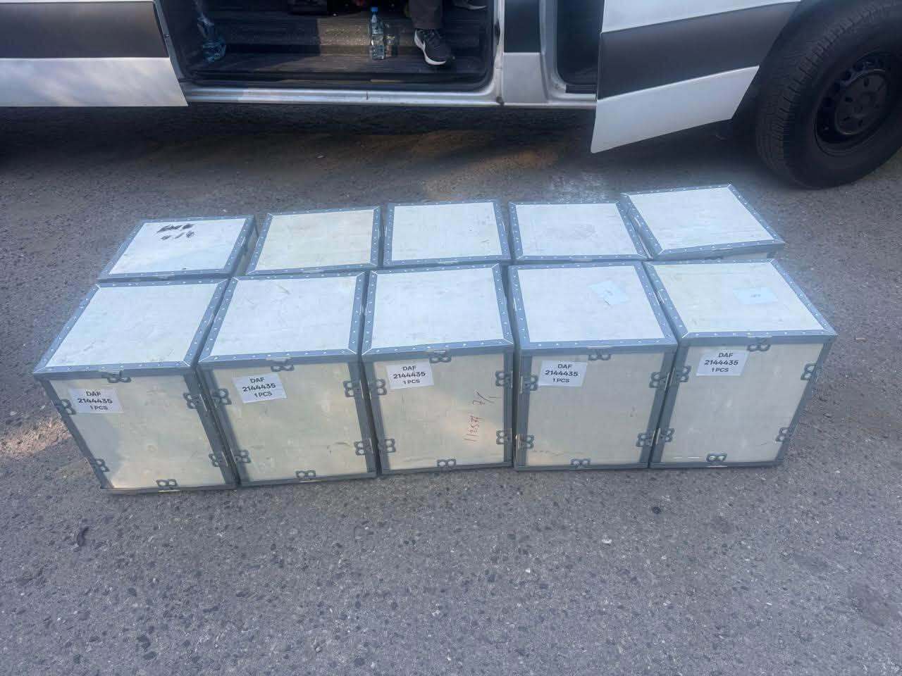 на ''Шегинях'' обнаружили незадекларированные автозапчасти и электрооборудование