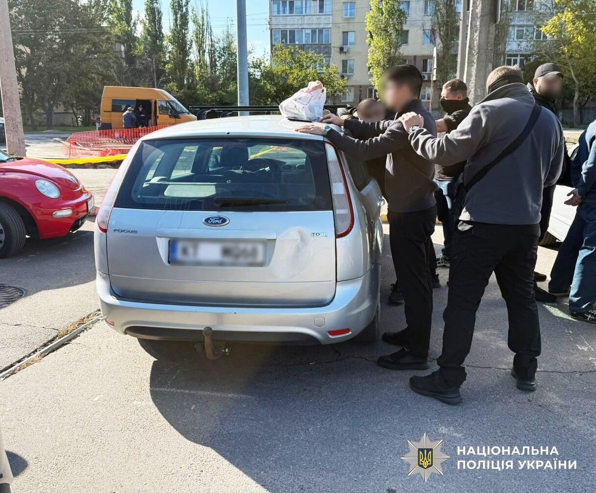 миколаївець заробив $15,5 тисячі на гуманітарних авто