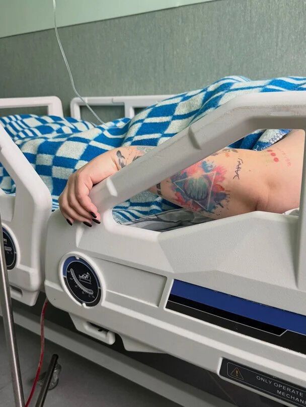 alyona alyona налякала шанувальників фото з лікарняного ліжка: як почувається артистка