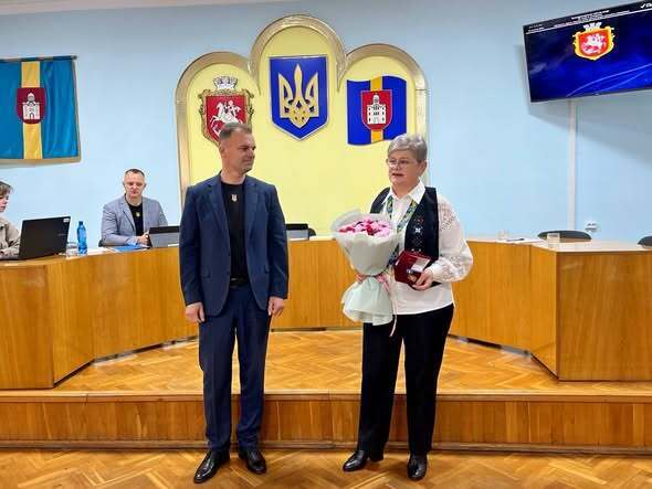 Вручение награды Вере Чайковской-Тарликовой