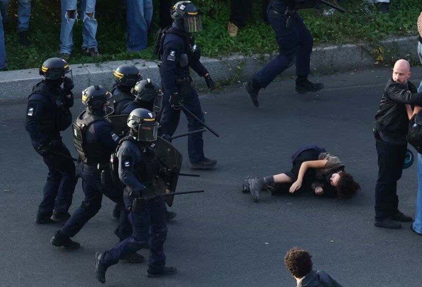 Францію сколихнув найбільший день шкільних протестів: 488 затриманих і сотні поранених