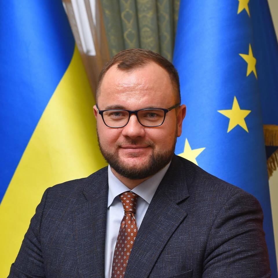 Луцька мерія купила ароматичних свічок на 55000 грн, а саме 550 грн за штуку quuiqhhidzzierhab