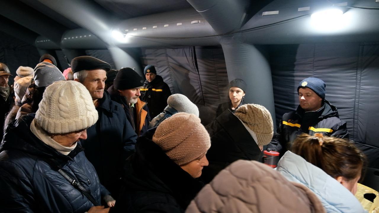 Тепло вместе: компания ''Мономах'' передала 25 тысяч пакетов чая для броварчан