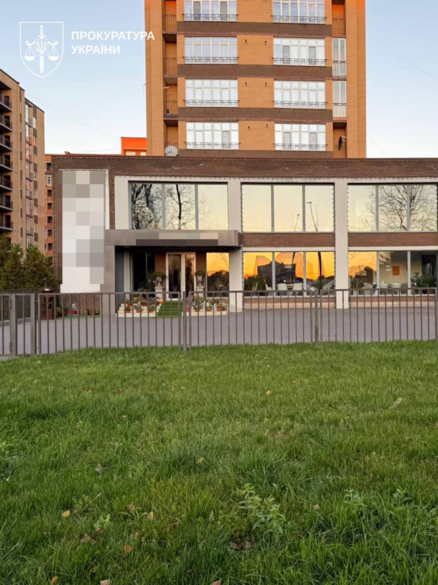 Чиновник миграционной службы в Хмельницкой области скрыл имущество более чем на 30 млн грн