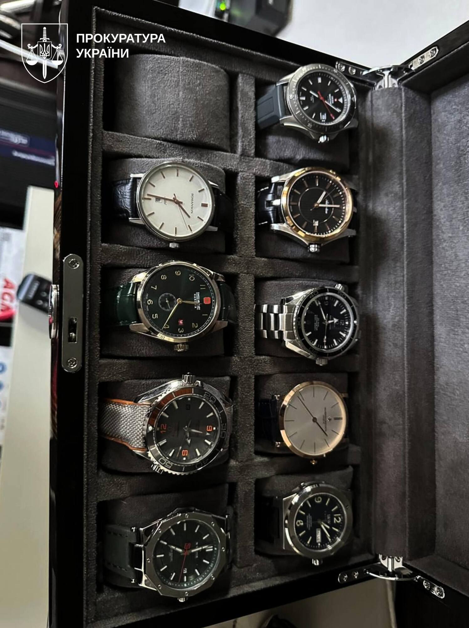 Чиновник миграционной службы в Хмельницкой области скрыл имущество более чем на 30 млн грн