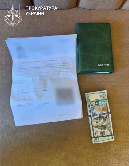 В Киеве задержан депутат горсовета по подозрению в схеме со снятием с розыска