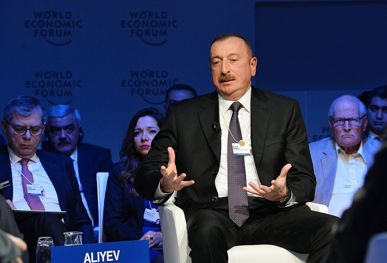 Алиев: Россия намеренно ударила по посольству Азербайджана в Киеве