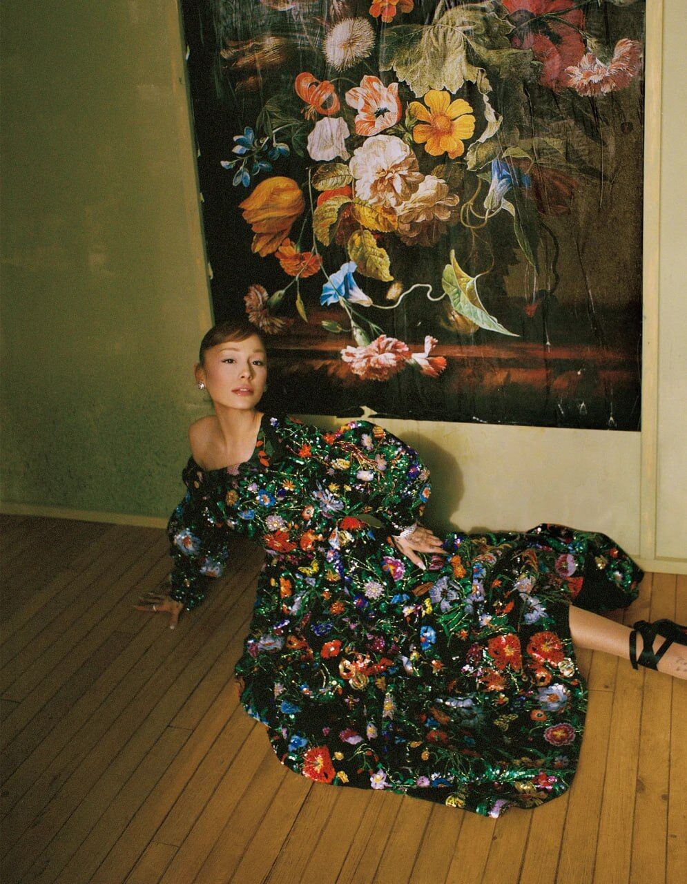 Пенелопа Круз, Мона Тугаард, Аріана Гранде, Bad Bunny та Розалія прикрасили нові обкладинки світового глянцю