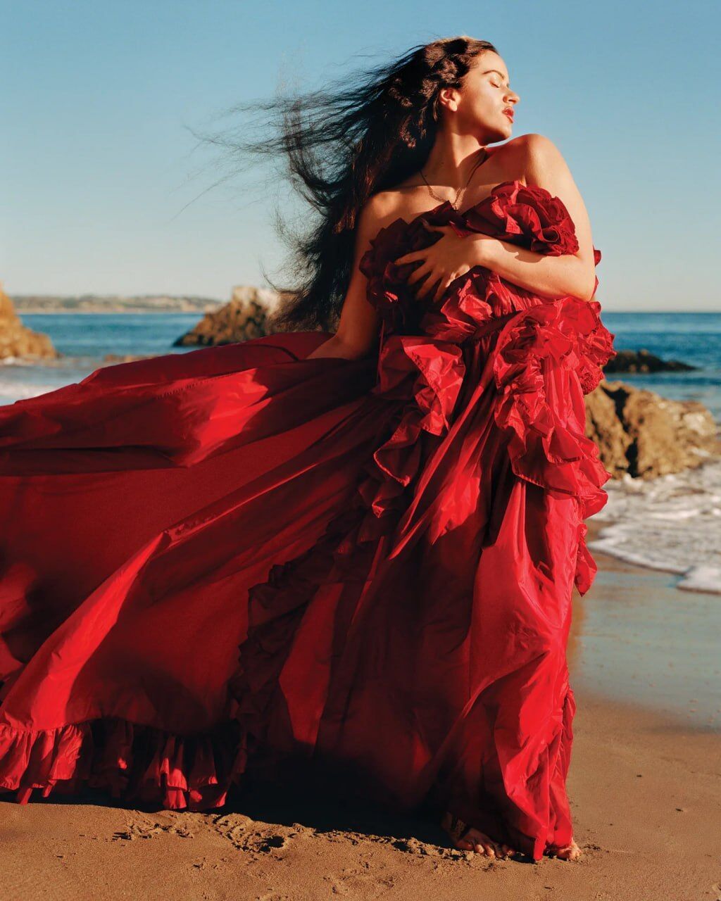 Пенелопа Круз, Мона Тугаард, Аріана Гранде, Bad Bunny та Розалія прикрасили нові обкладинки світового глянцю