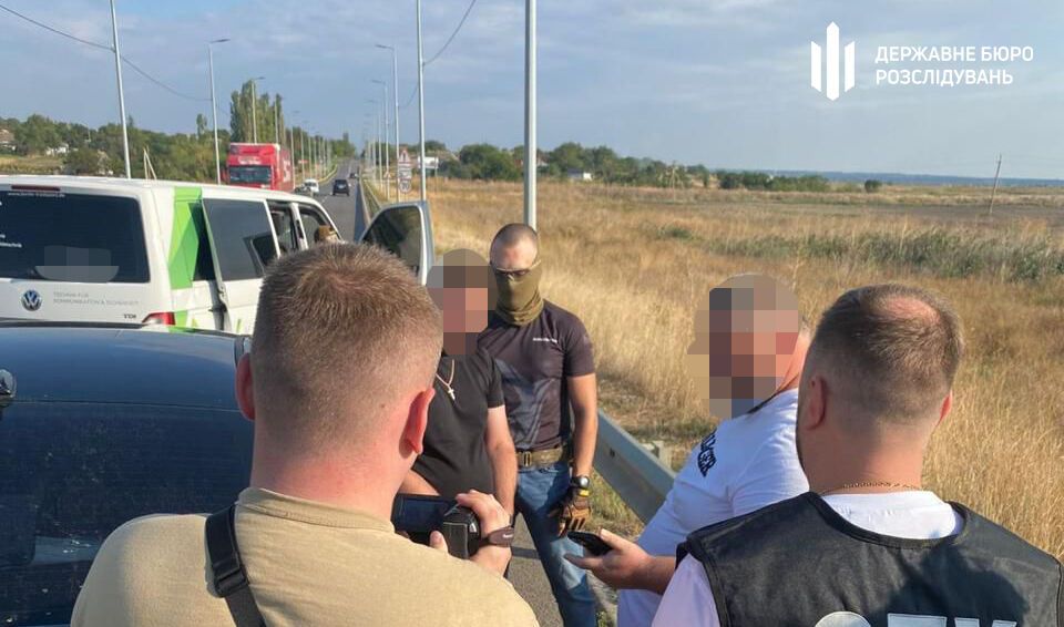 ДБР передало до суду справу правоохоронця, який за $2 тисячі допомагав ухилятися від мобілізації