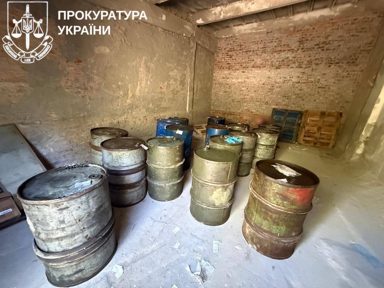 Разоблачена схема хищения горючего: в суд направлены дела 11 военных, сбывших почти 75 тонн дизеля