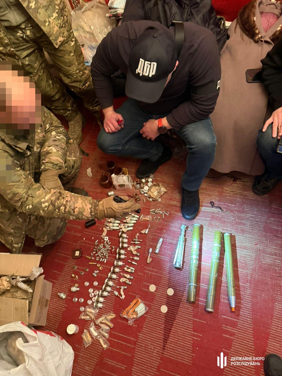 ДБР предотвратило контрабанду боевых средств из района боевых действий в Харьков