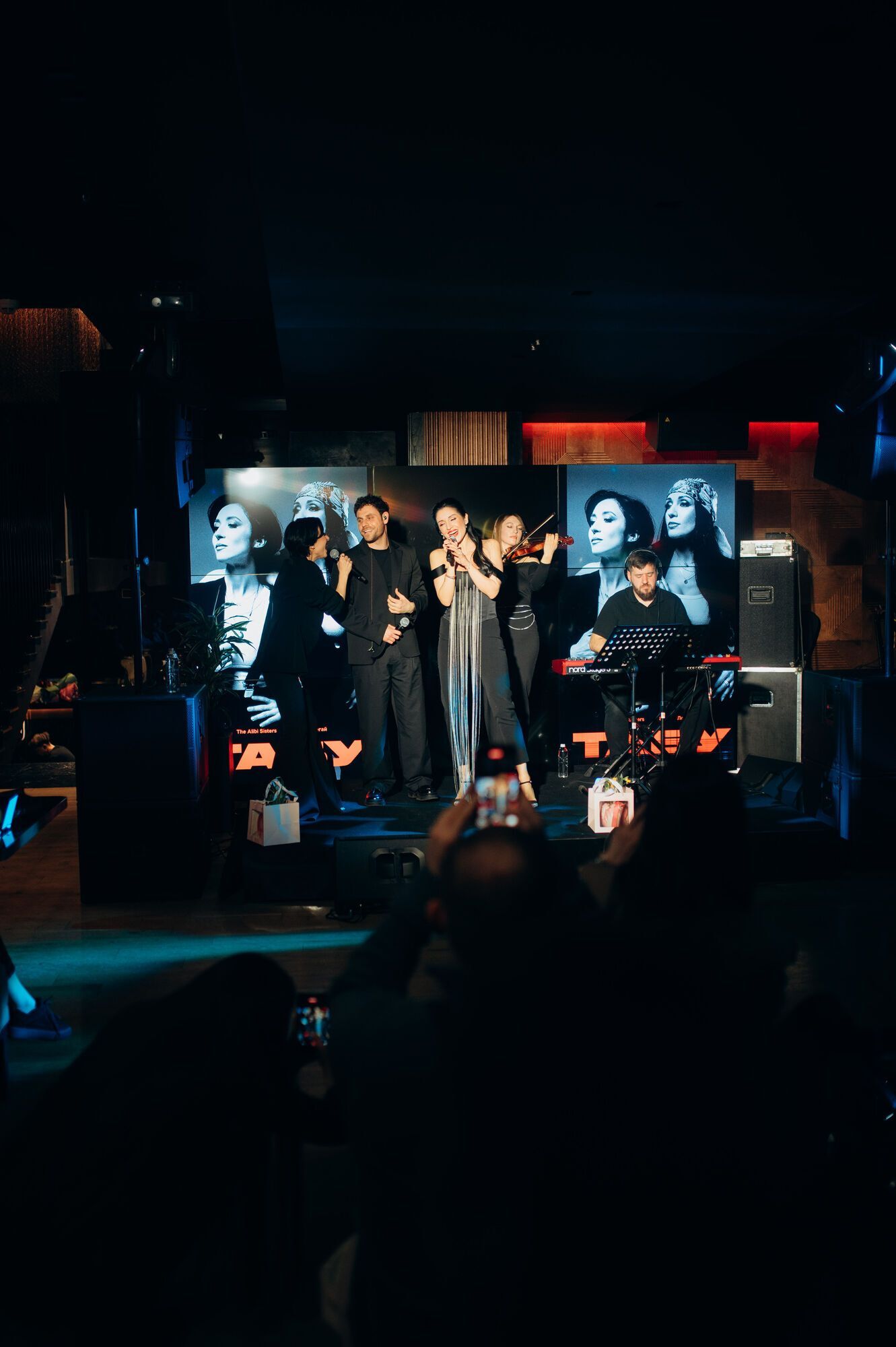 Культовий трек Alibi Sisters ''Табу'' зазвучав у новому фільмі ''Голос серця''