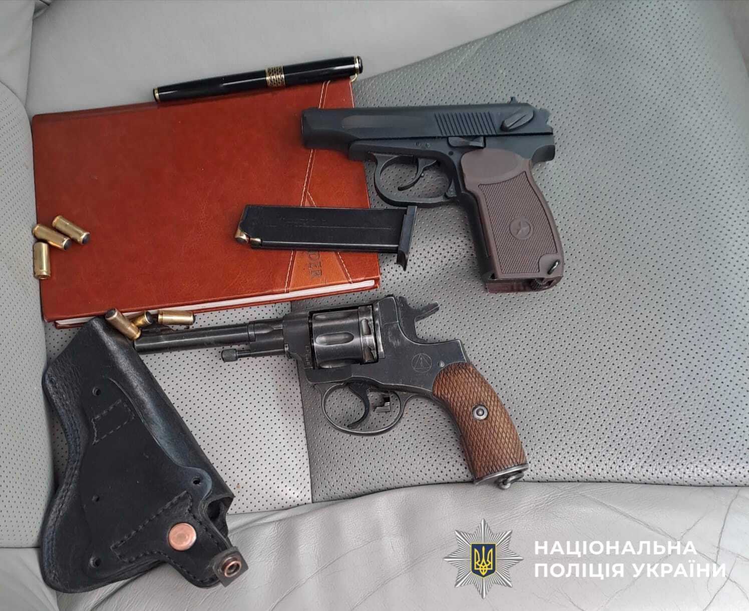 В Киевской области разоблачили канал сбыта трофейного оружия: двоим мужчинам объявили подозрение
