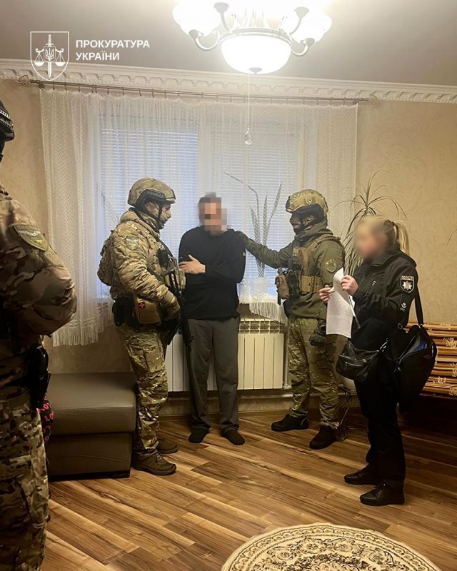 Родители жестоко обращались с детьми в доме семейного типа в Днепре: прокуратура сообщила о подозрении
