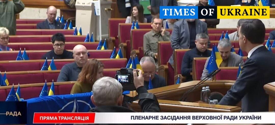 Генсек НАТО выступал перед почти пустым залом ВР