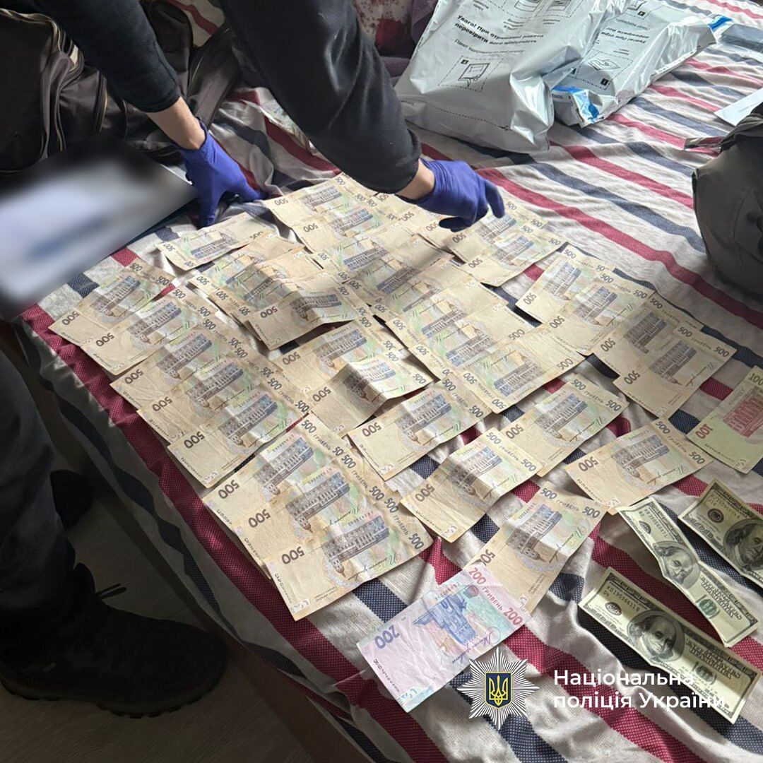 Понад 50 кг канабісу та обладнання для концентрату: правоохоронці провели масштабні обшуки