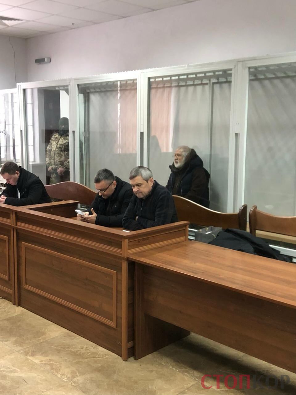 Коломойський заявив про упередженість суду і вимагає повторної експертизи