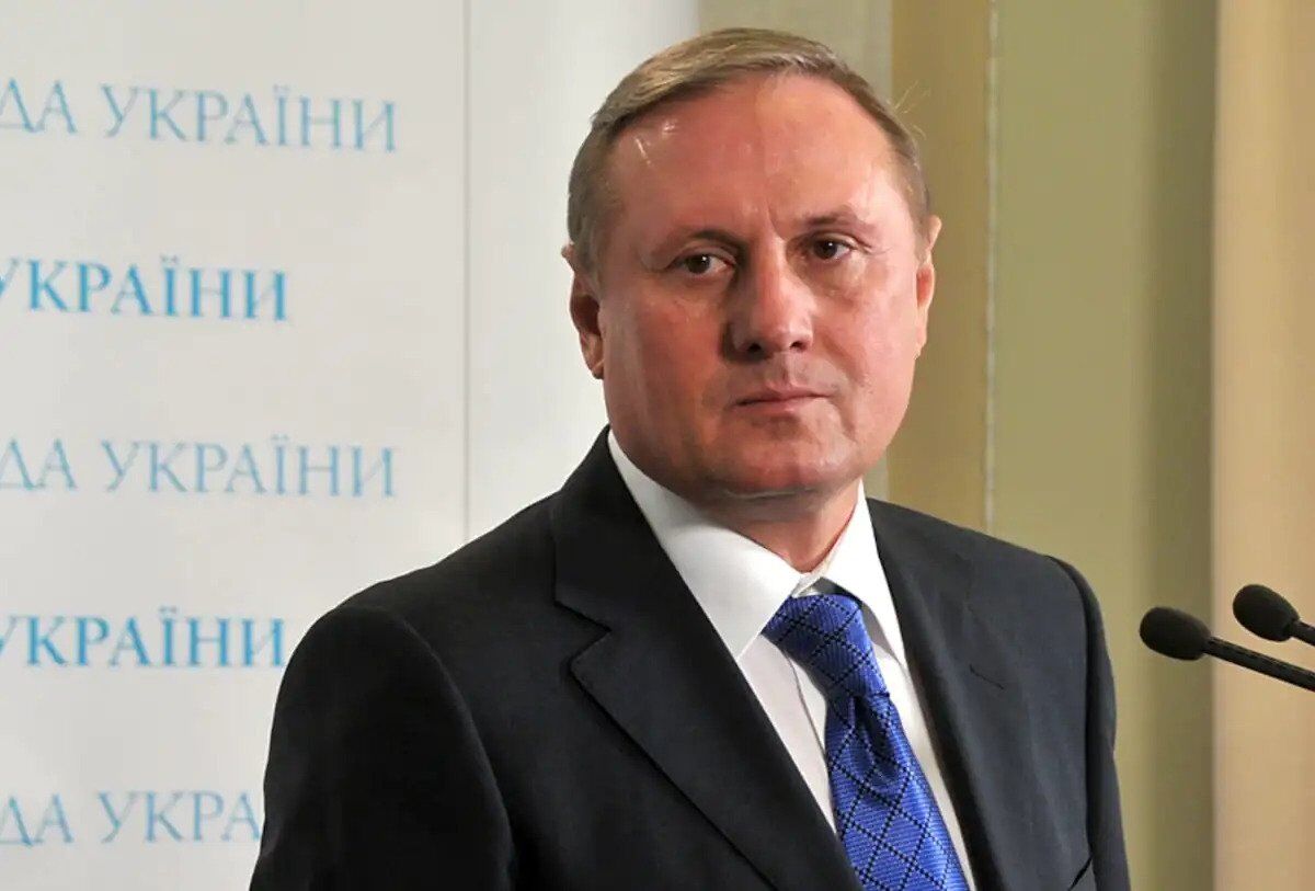 Глава ''Партии регионов'' Ефремов официально получил российское гражданство