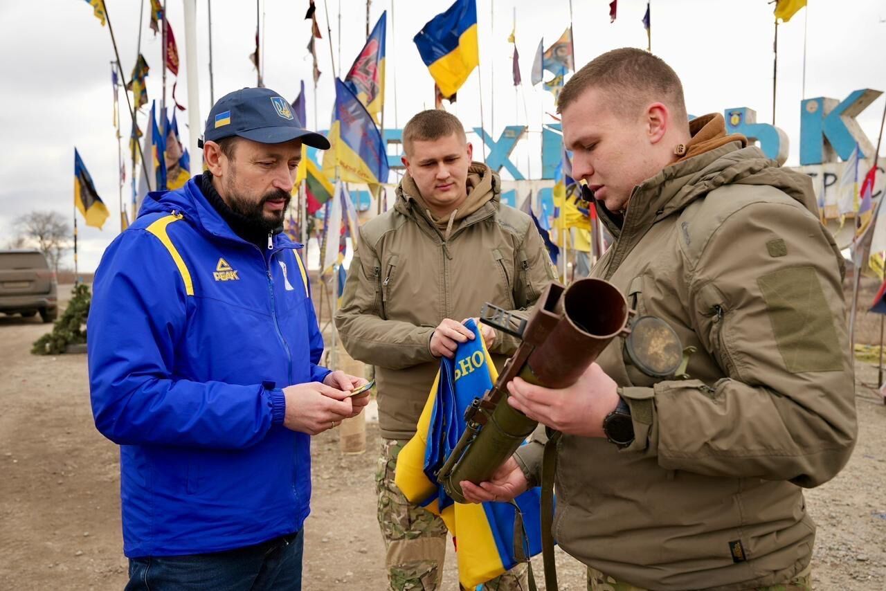 390-та місія на передову: фонд ''Надія'' та Валерій Дубіль передали допомогу підрозділам на Запорізькому та Покровському напрямках