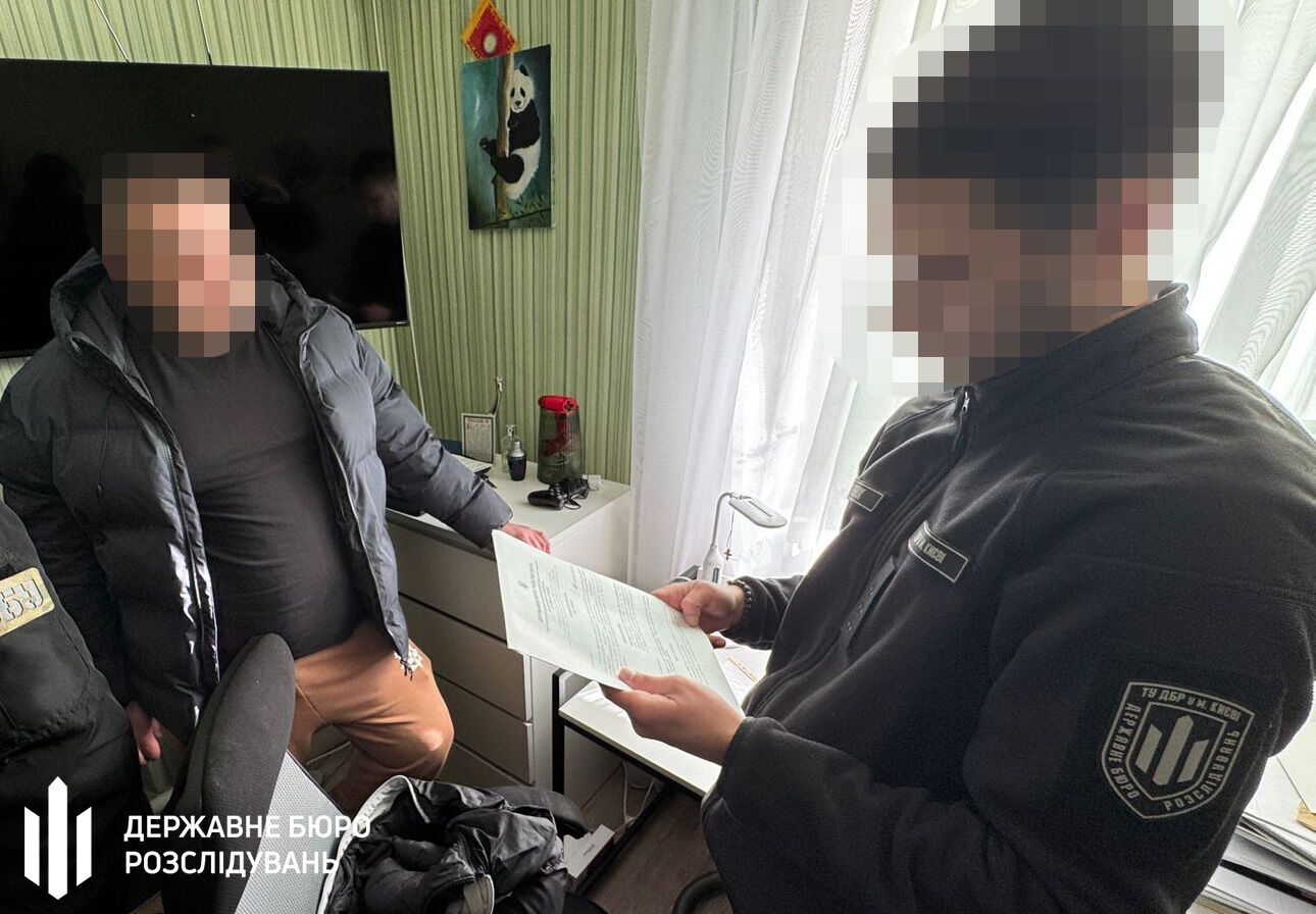 В Киеве ДБР разоблачил нацгвардейца, продавшего автоматы Калашникова