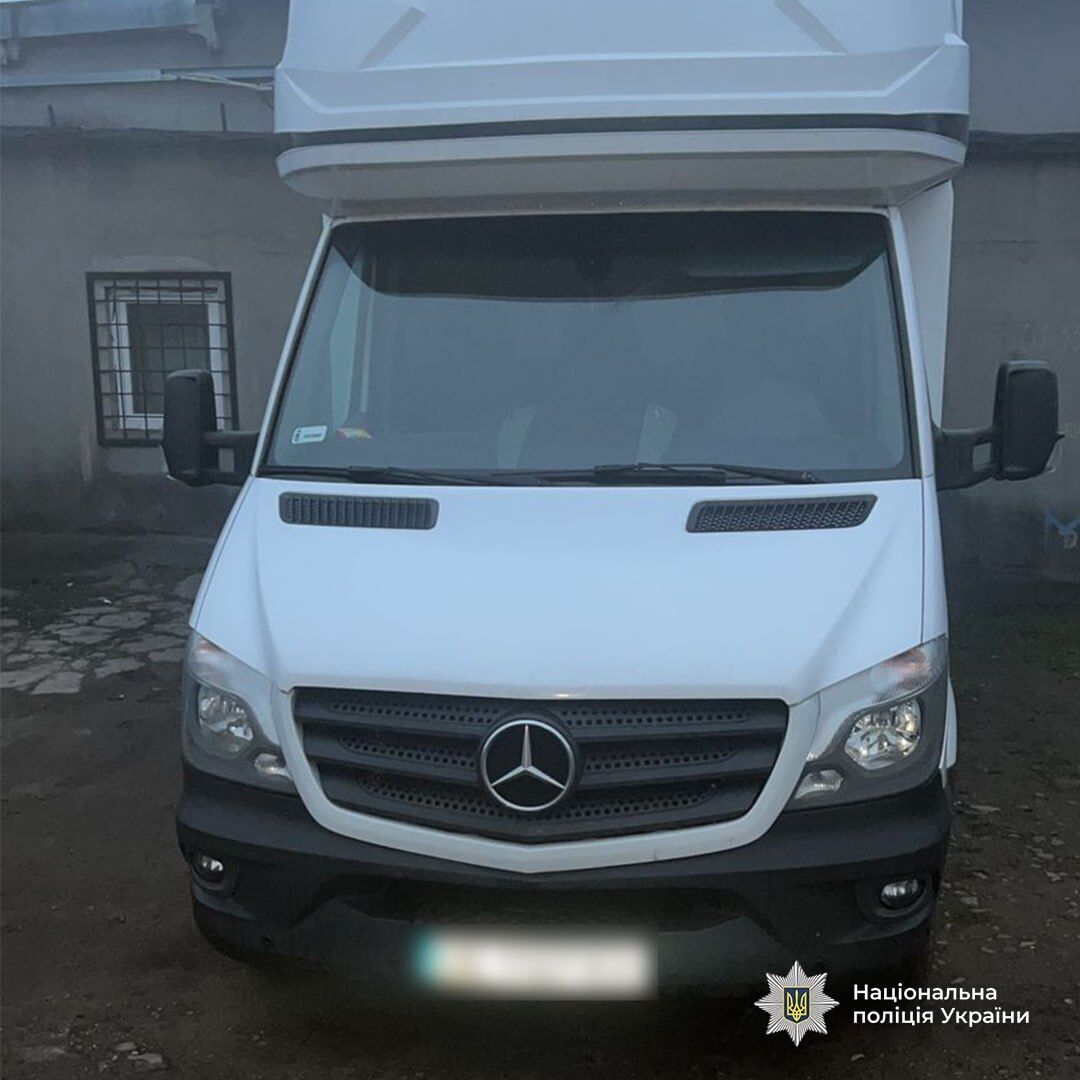 Подпольная табачная фабрика на Буковине: более 50 000 сигарет в сутки и поддельные акцизные марки