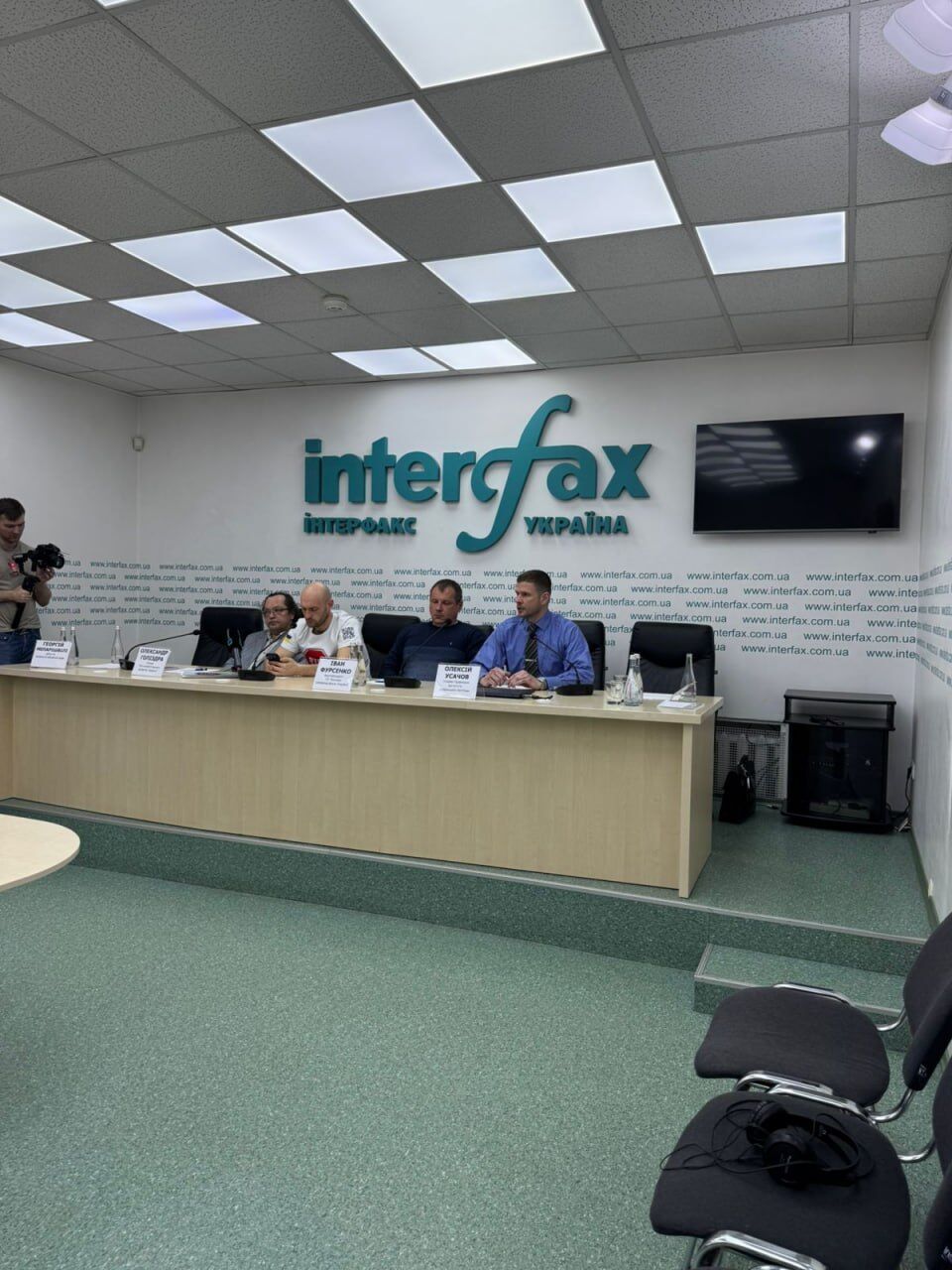 Вибори під час війни: у Києві експерти обговорили можливість зміни політичних еліт