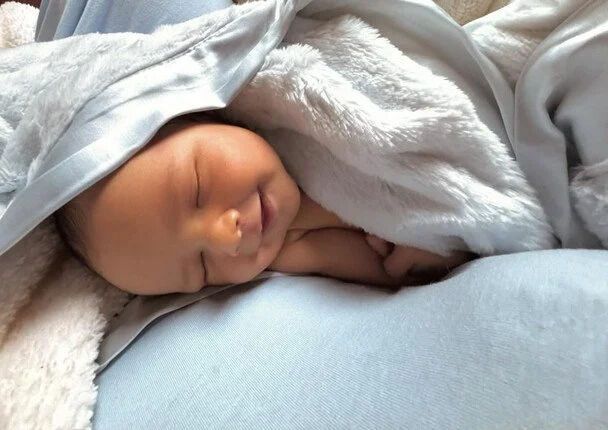 Кэт Грэм и Брайант Вуд стали родителями и показали новорожденного сына