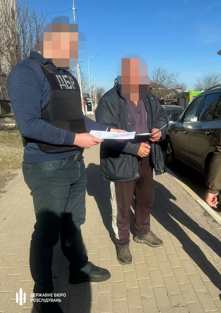 ДБР викрило схему переведення військових до тилових підрозділів за 7 тисяч доларів quhiqkkiqdziqqehab